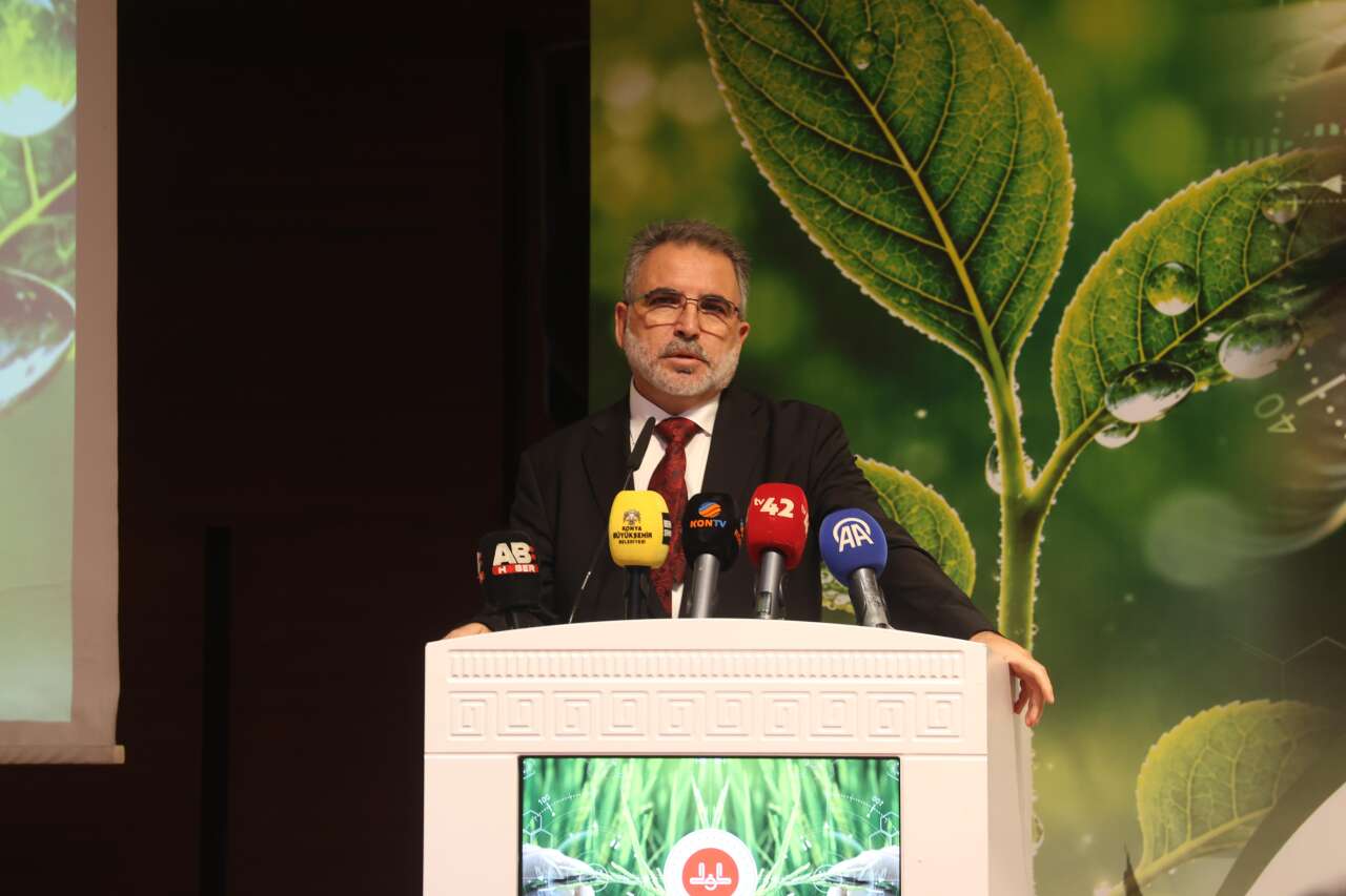 Konya’da dikkat çeken sempozyum! Bilim insanları Kur’an’daki bitkiler için buluştu 5